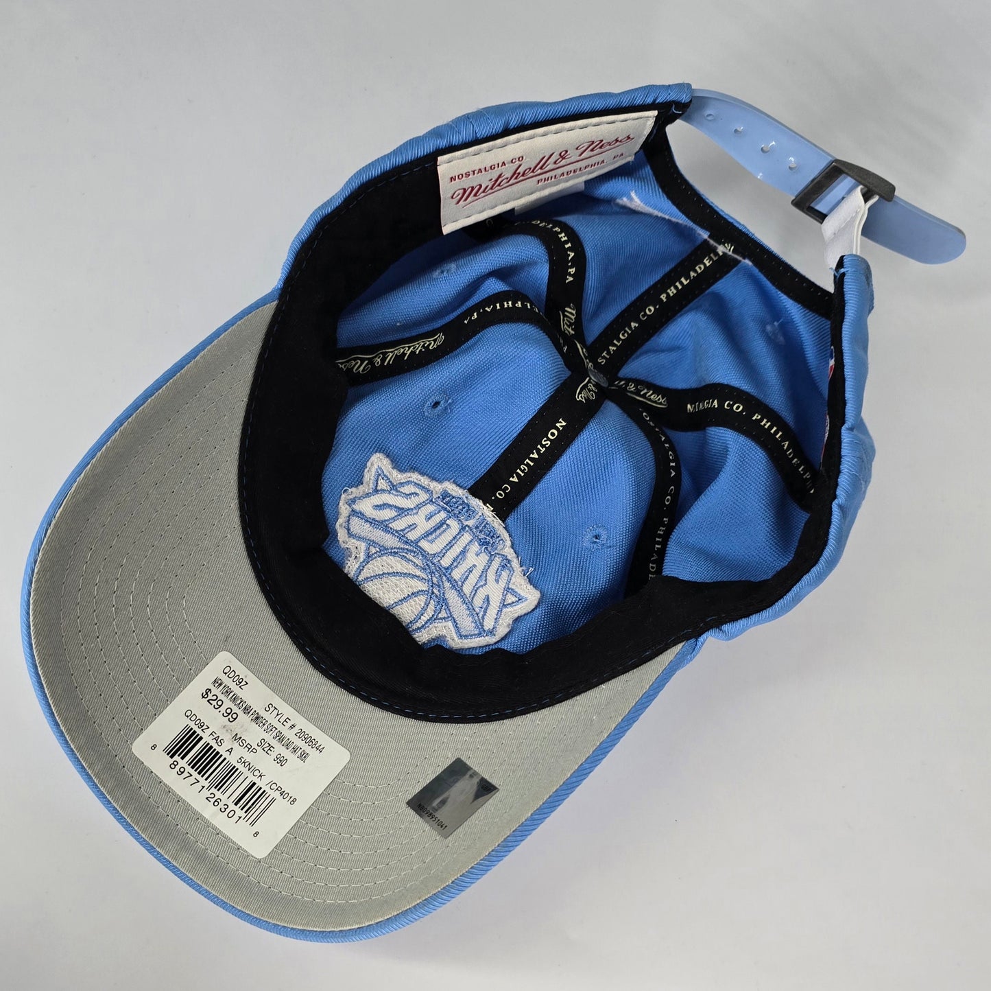 Mitchell & Ness ‘New York Knicks’ Strapback Hat