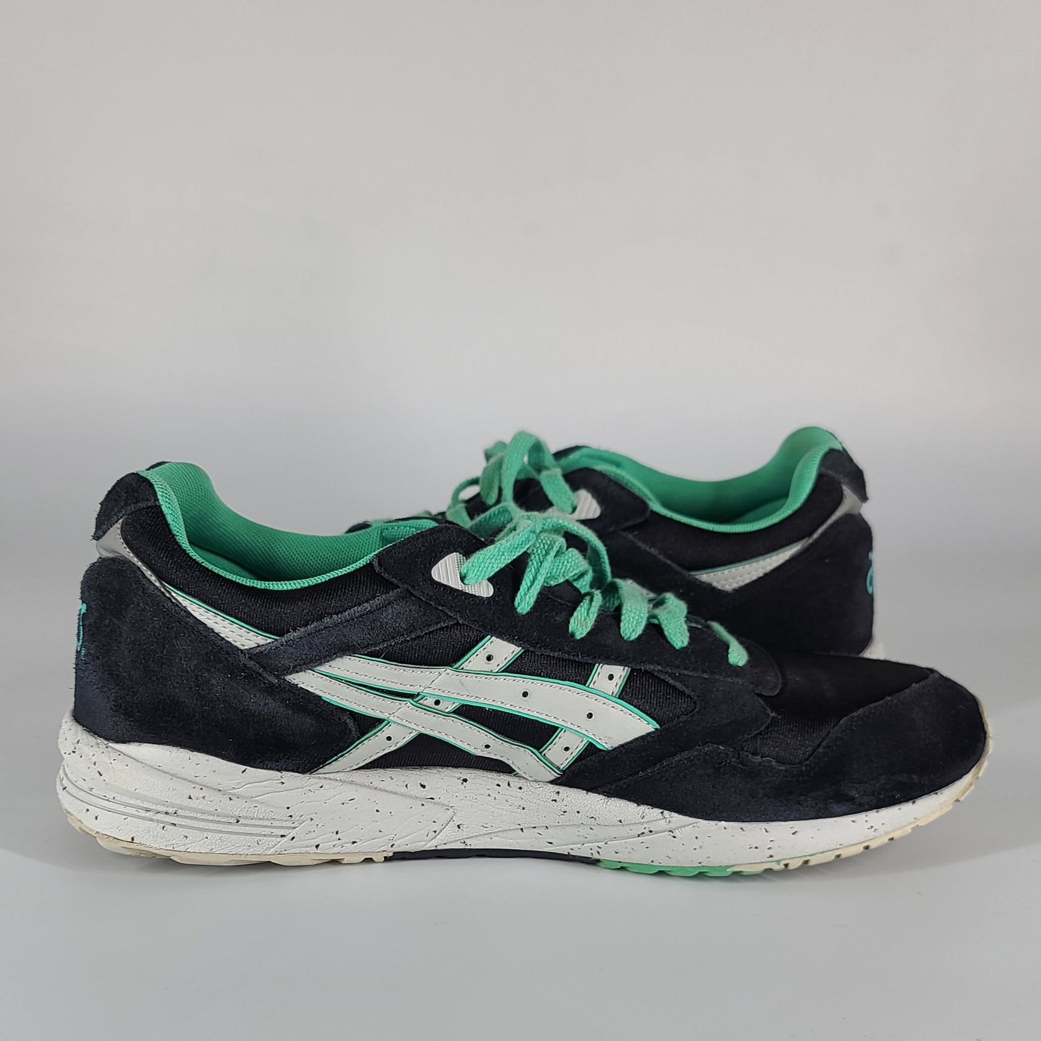 Asics gel 2024 saga dark green