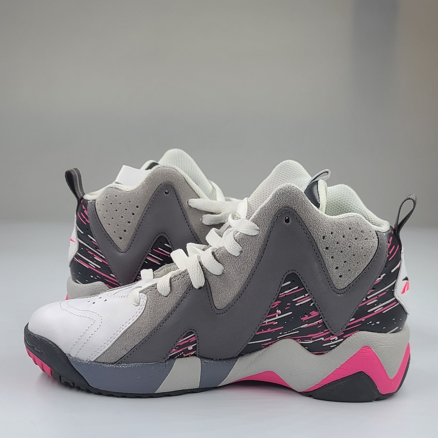 Reebok Kamikaze II Mid 'Breast Cancer Awareness' - Size 5Y